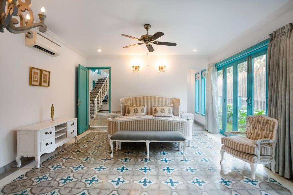 White Banyan Beach Villa, Candolim By The Acacia Villas Екстериор снимка